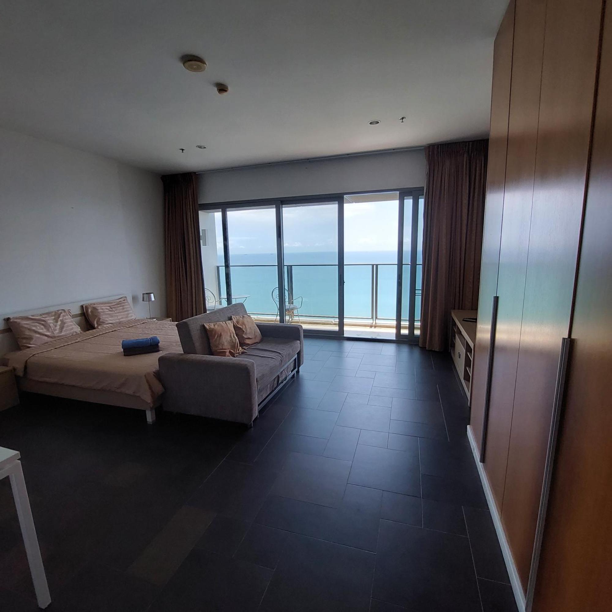 Sea View Apartment In Pattaya Exterior photo