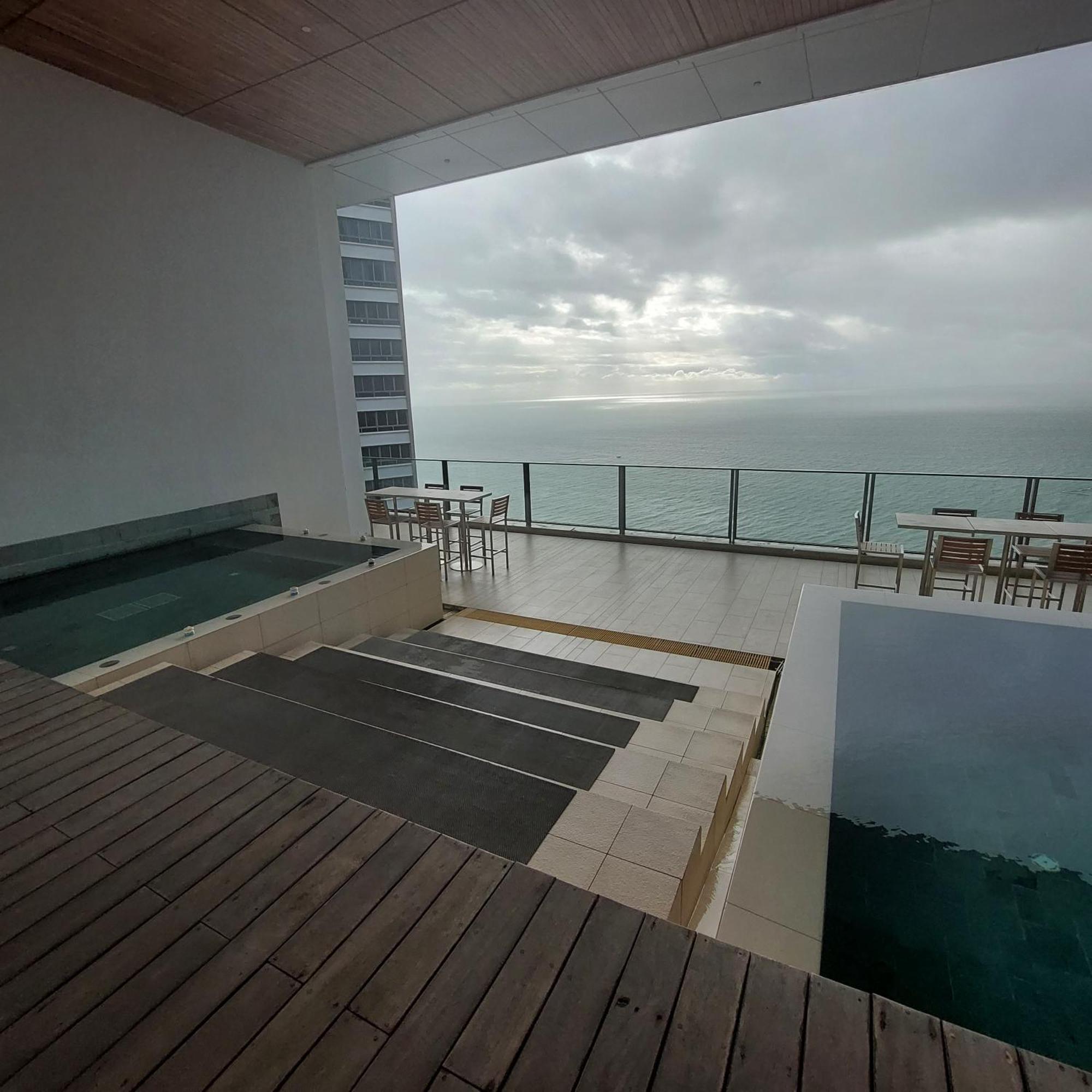 Sea View Apartment In Pattaya Exterior photo