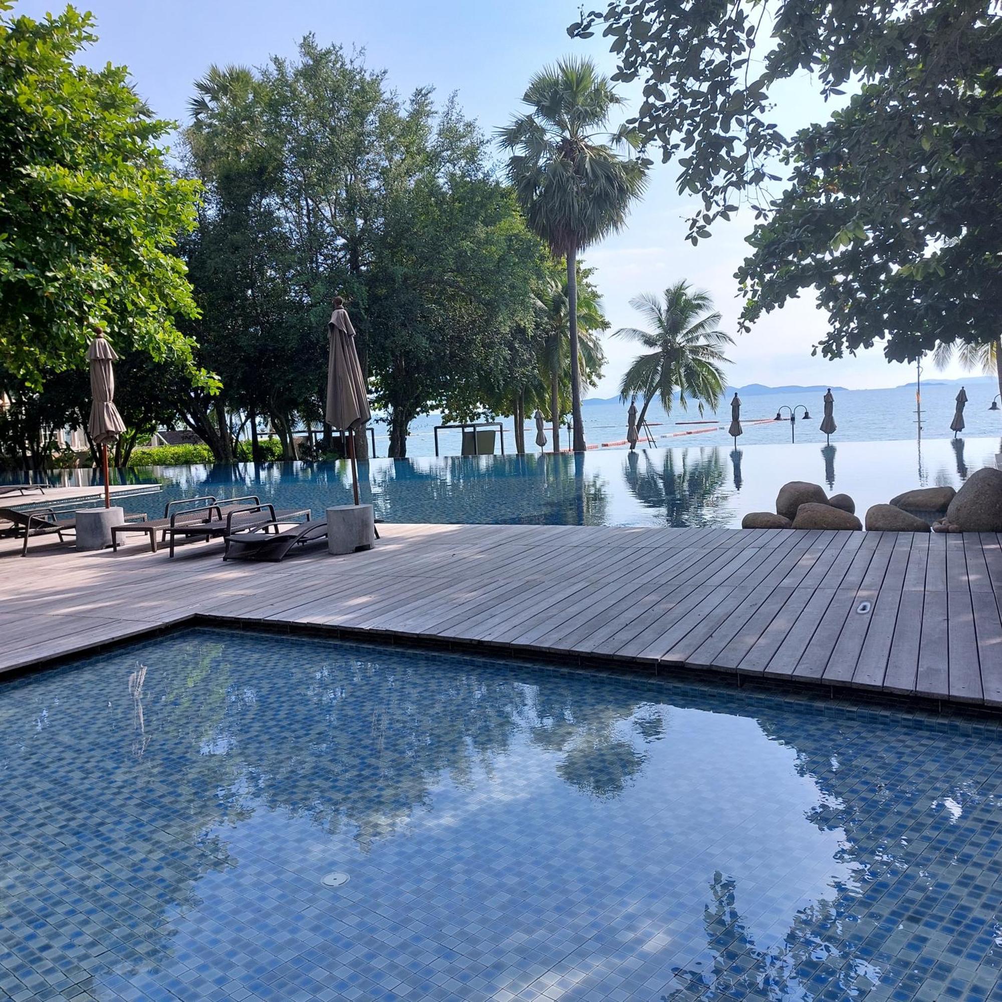Sea View Apartment In Pattaya Exterior photo