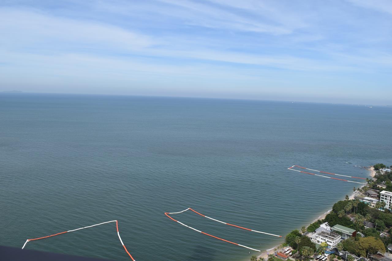 Sea View Apartment In Pattaya Exterior photo