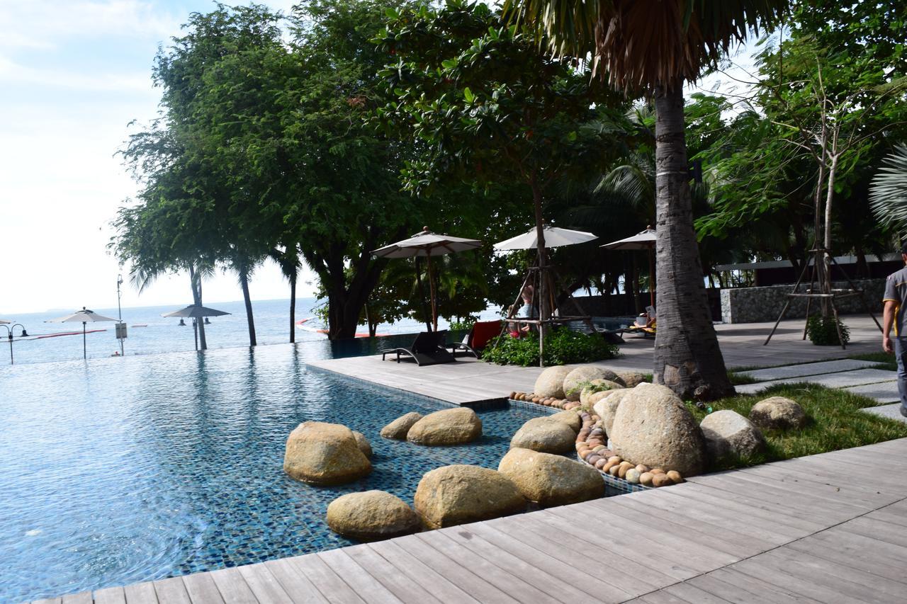 Sea View Apartment In Pattaya Exterior photo
